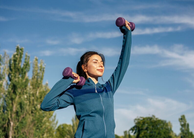[fpdl.in]_medium-shot-woman-practicing-with-dumbbells_23-2148771143_medium.jpg